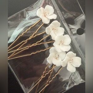 Elegant White Floral Hair Pins set of 5